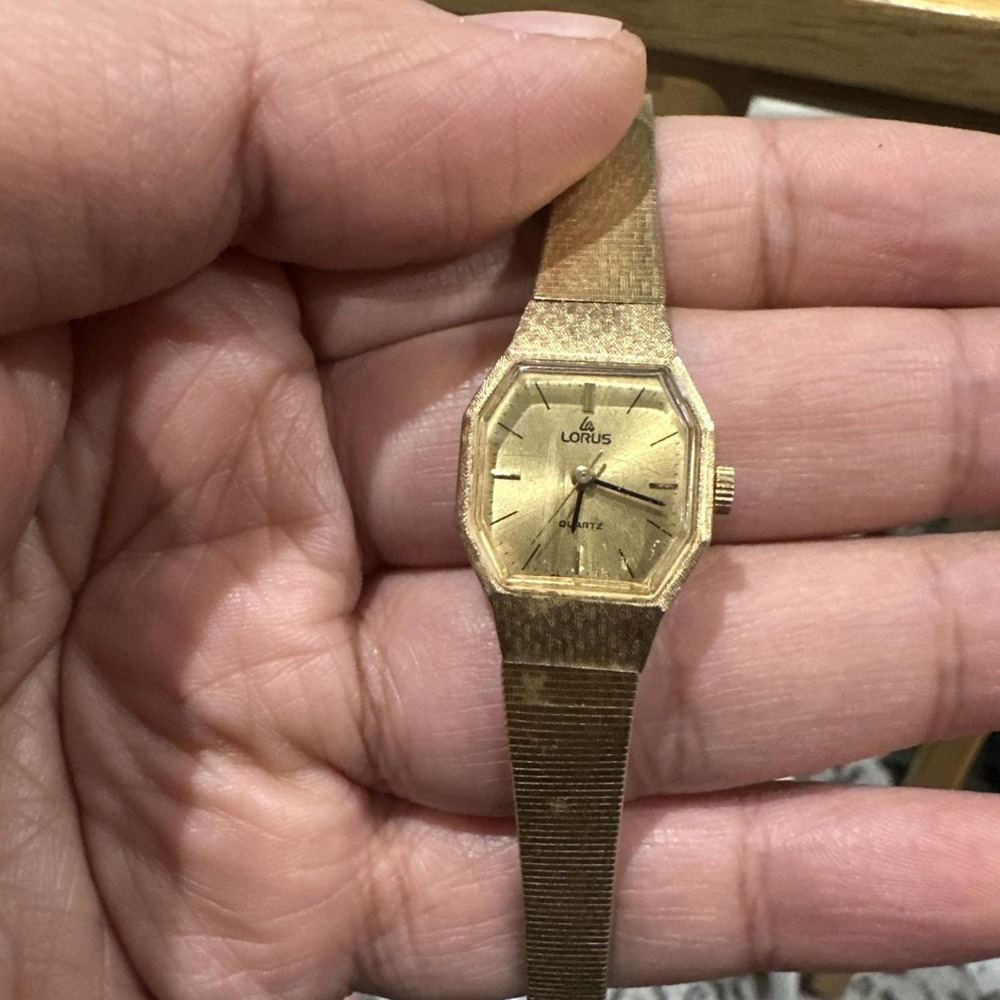 Works Vintage Lorus Gold Tone Octagonal Face Ladies Watch New Battery‎ 18mm 6.5